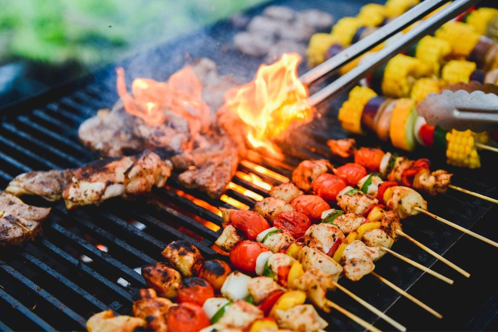 Hotel Stripes Kuala Lumpur, Autograph Collection Exterior foto A barbecue