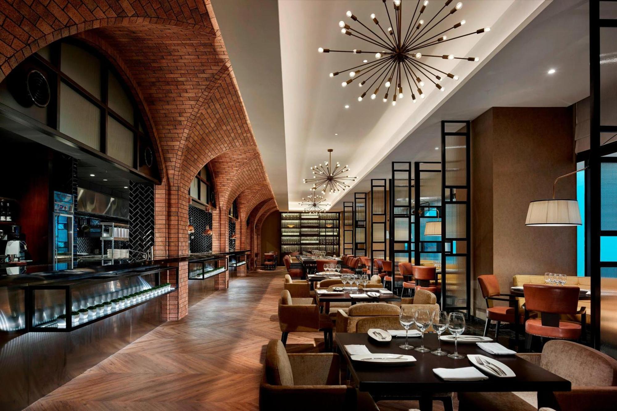 Hotel Stripes Kuala Lumpur, Autograph Collection Exterior foto The restaurant