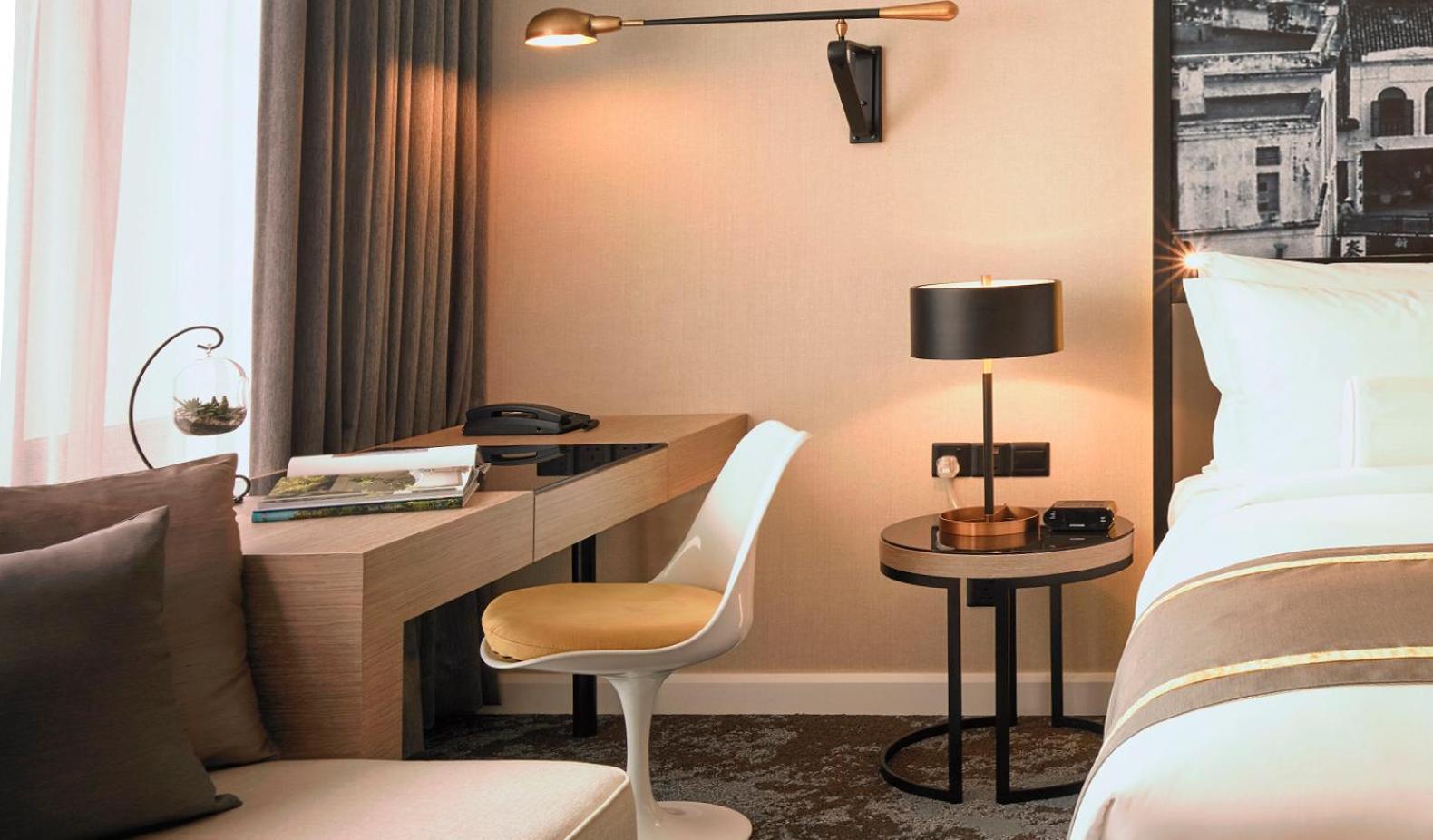 Hotel Stripes Kuala Lumpur, Autograph Collection Exterior foto Wall light