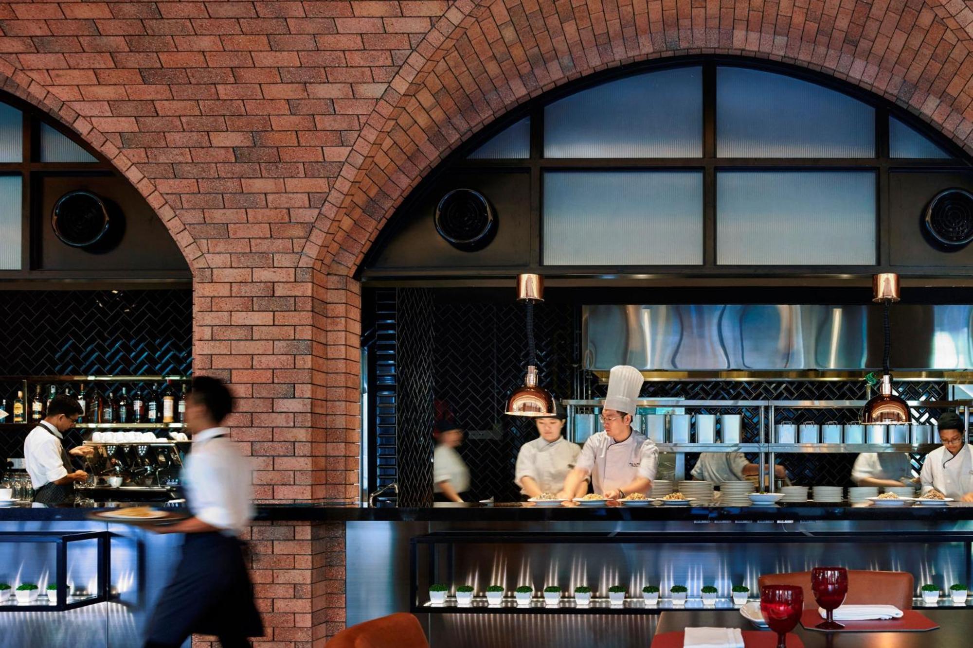 Hotel Stripes Kuala Lumpur, Autograph Collection Exterior foto The kitchen at the restaurant