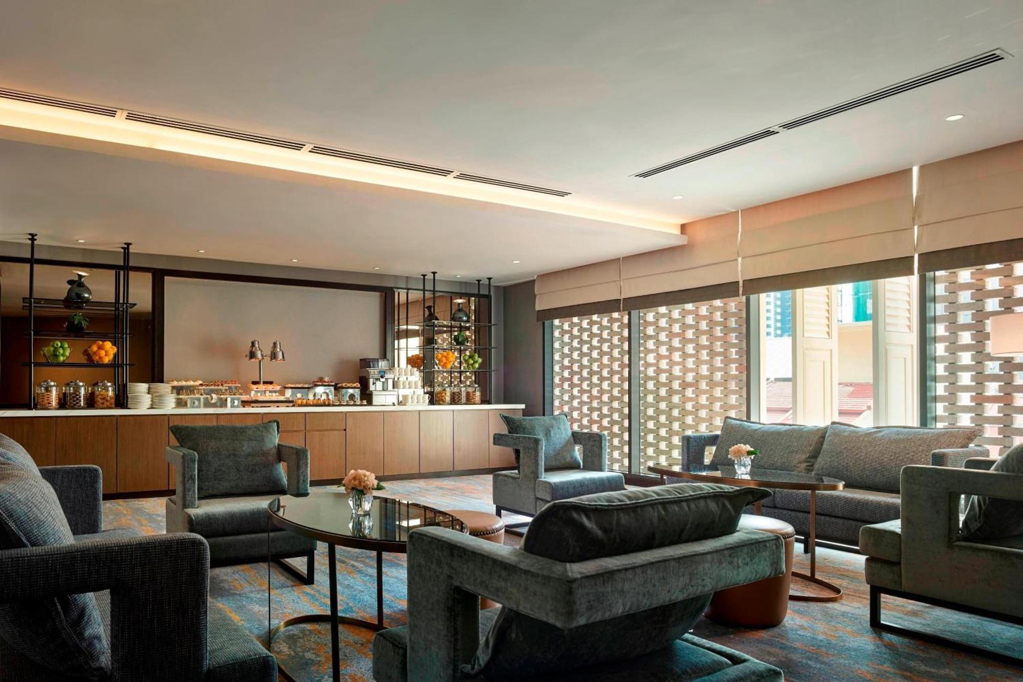 Hotel Stripes Kuala Lumpur, Autograph Collection Exterior foto The Club lounge at Hong Kong International Airport