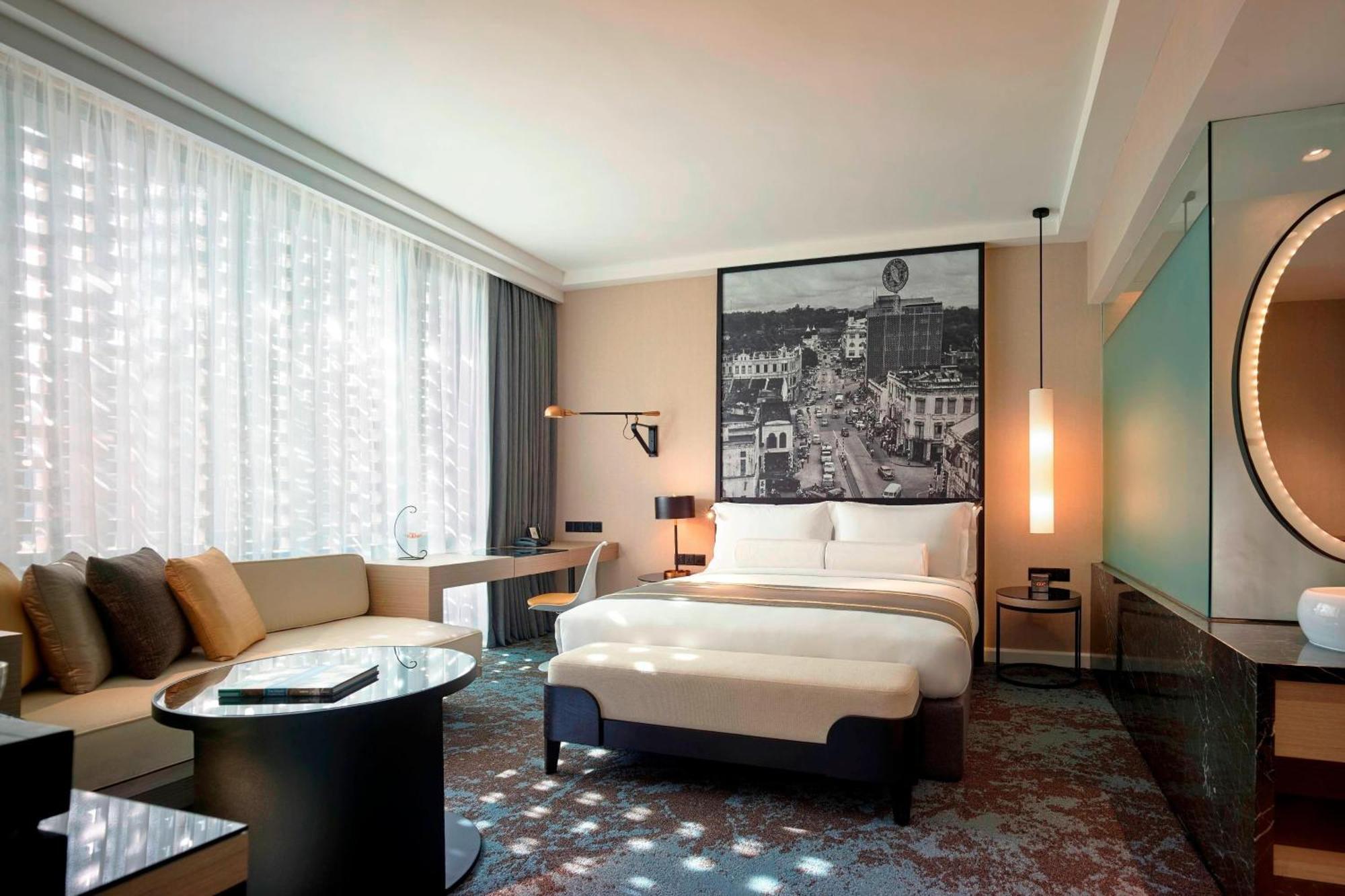 Hotel Stripes Kuala Lumpur, Autograph Collection Exterior foto Deluxe Room
