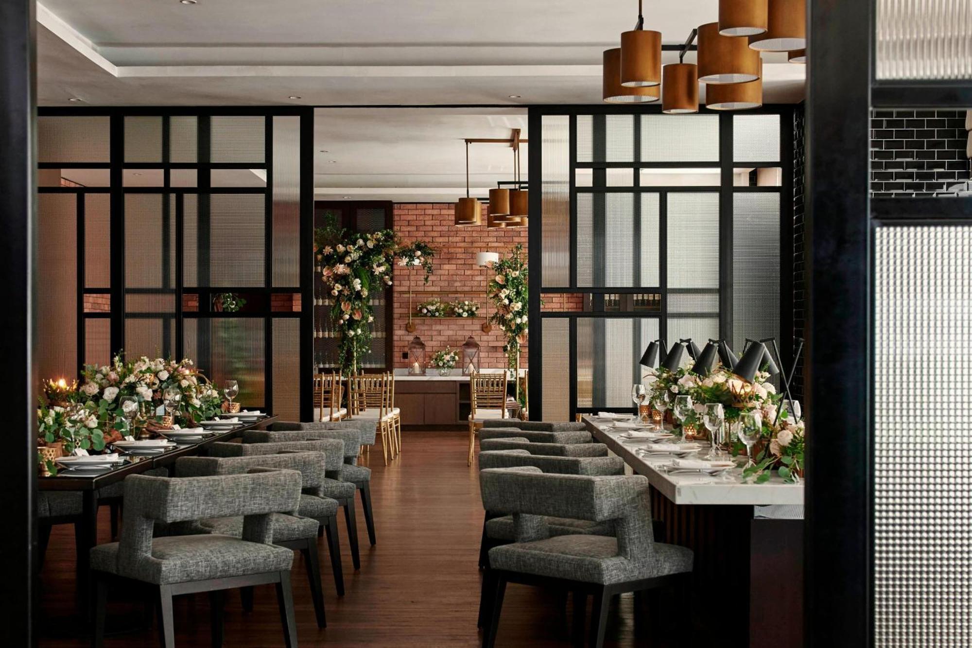 Hotel Stripes Kuala Lumpur, Autograph Collection Exterior foto The interior of the restaurant