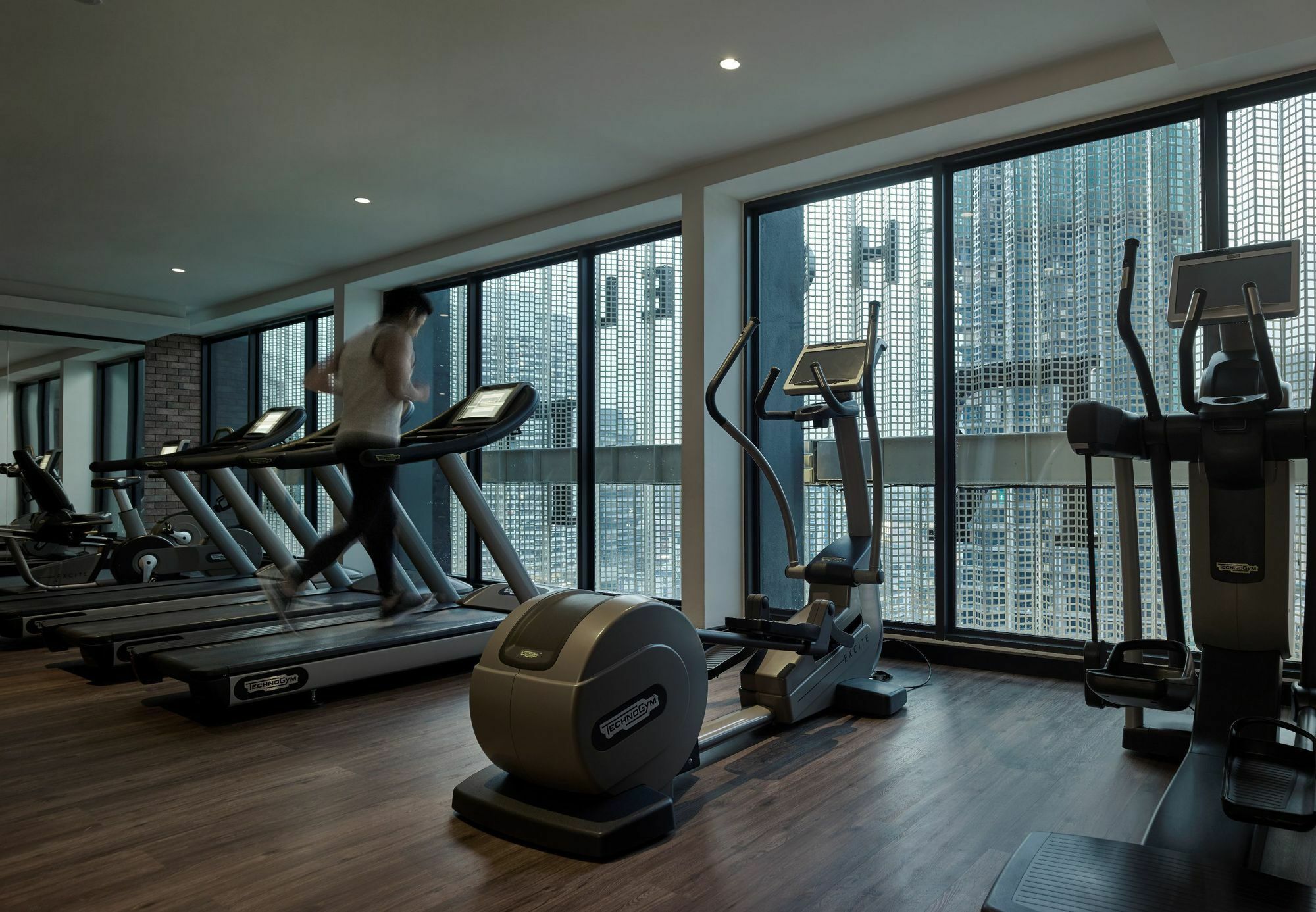 Hotel Stripes Kuala Lumpur, Autograph Collection Exterior foto The gym at the hotel