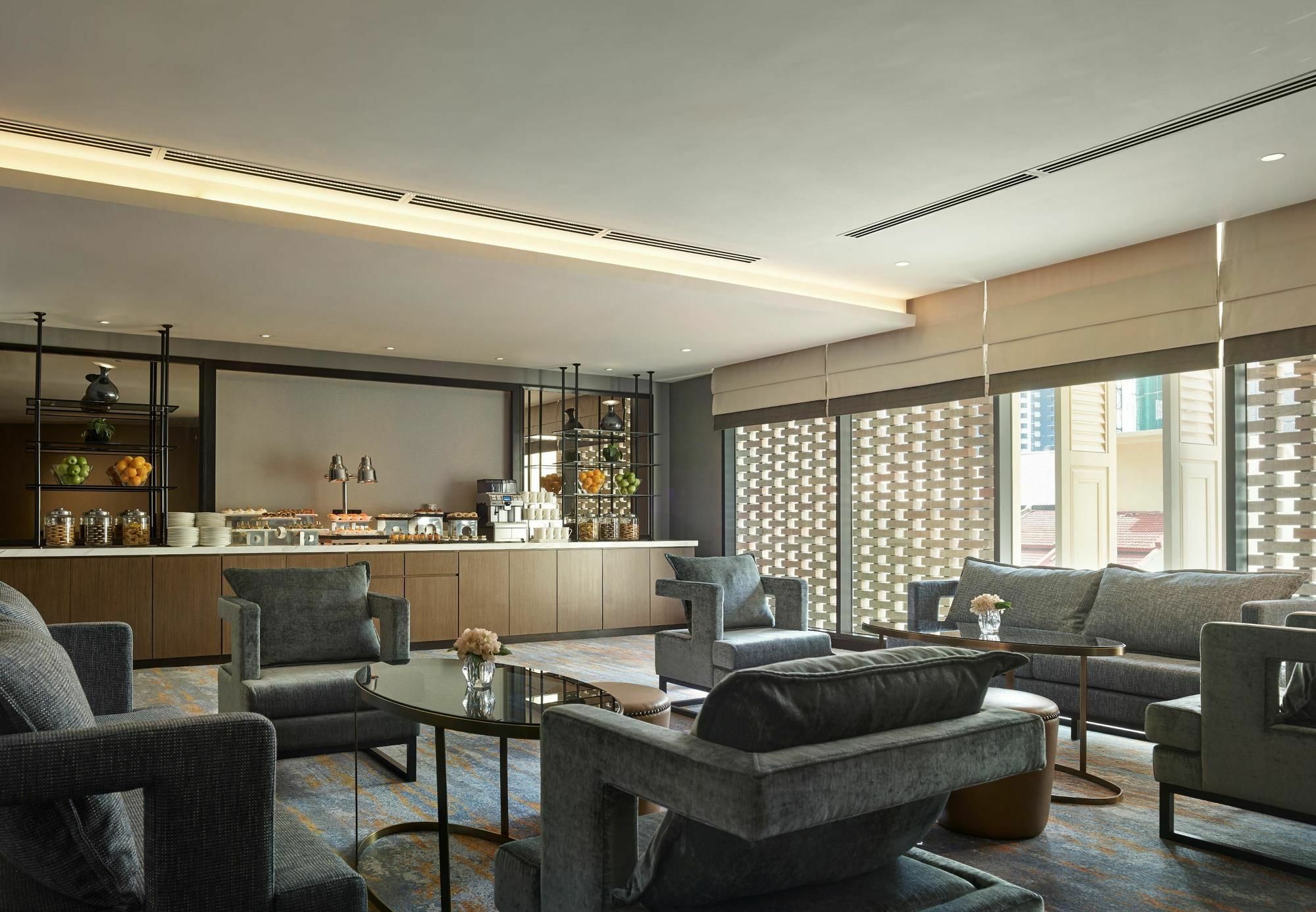 Hotel Stripes Kuala Lumpur, Autograph Collection Exterior foto The Club lounge at London Heathrow Airport