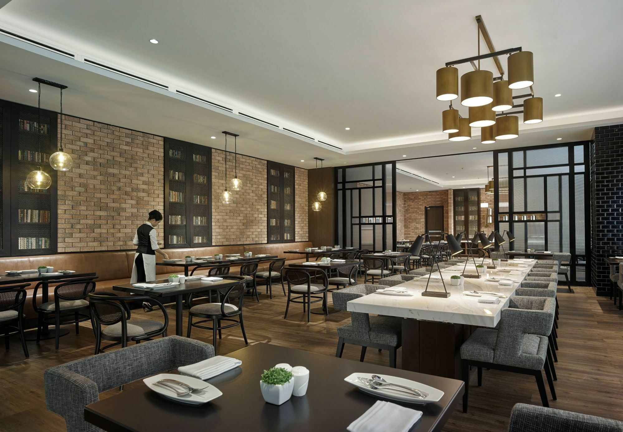 Hotel Stripes Kuala Lumpur, Autograph Collection Exterior foto The restaurant's interior